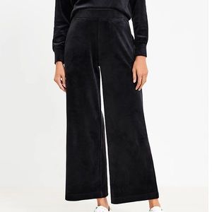 LOFT Lou & Grey Wide Leg Pants in Black Velour. Size XL. New!